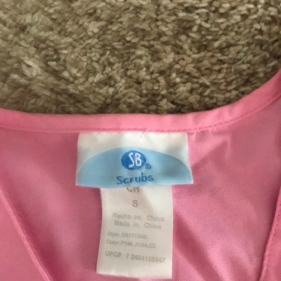 5/$30 Small Scrub Top - Picture 2 of 2
